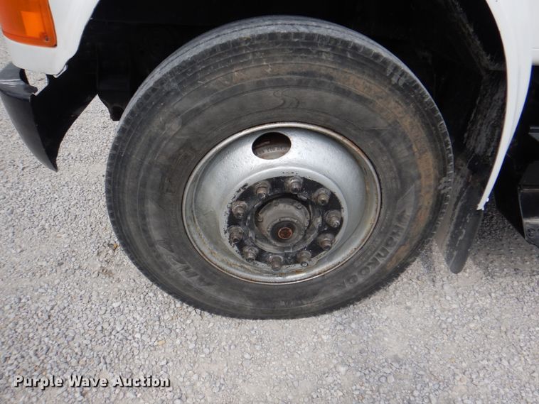 image for item DL0180 1994 International 4700  bucket truck