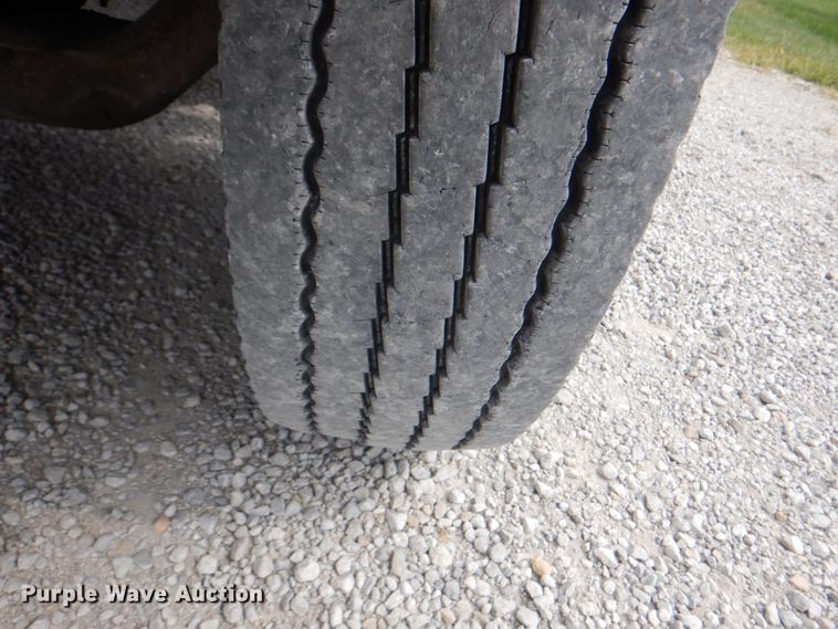 image for item DL0180 1994 International 4700  bucket truck