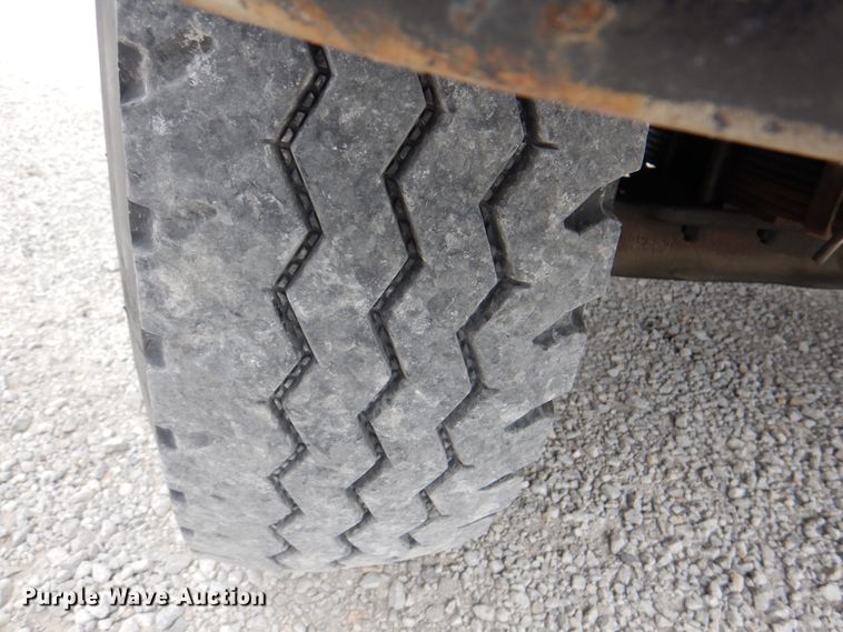 image for item DL0180 1994 International 4700  bucket truck