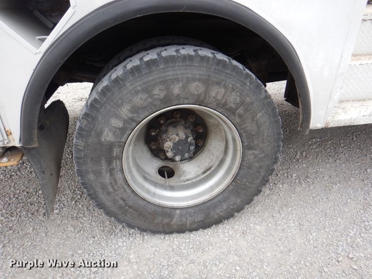 image for item DL0180 1994 International 4700  bucket truck