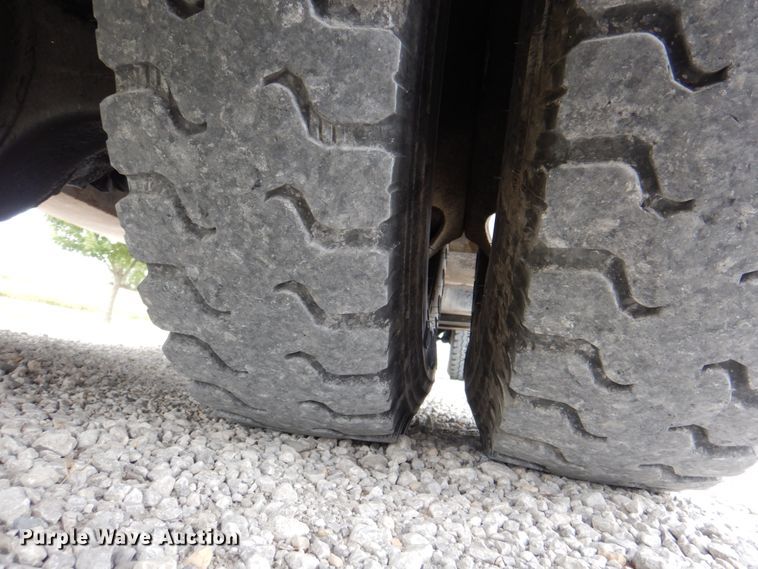 image for item DL0180 1994 International 4700  bucket truck