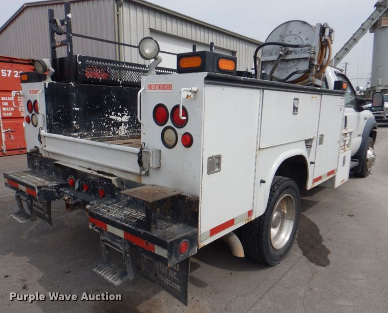 image for item DL0183 2007 Ford F550 XL  utility / service truck