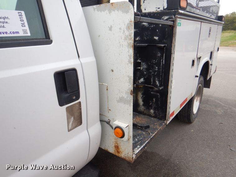 image for item DL0183 2007 Ford F550 XL  utility / service truck