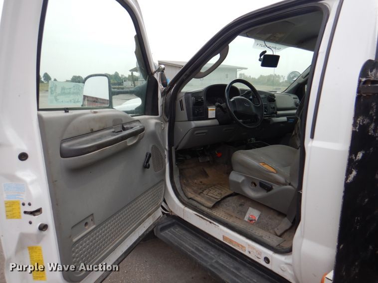 image for item DL0183 2007 Ford F550 XL  utility / service truck