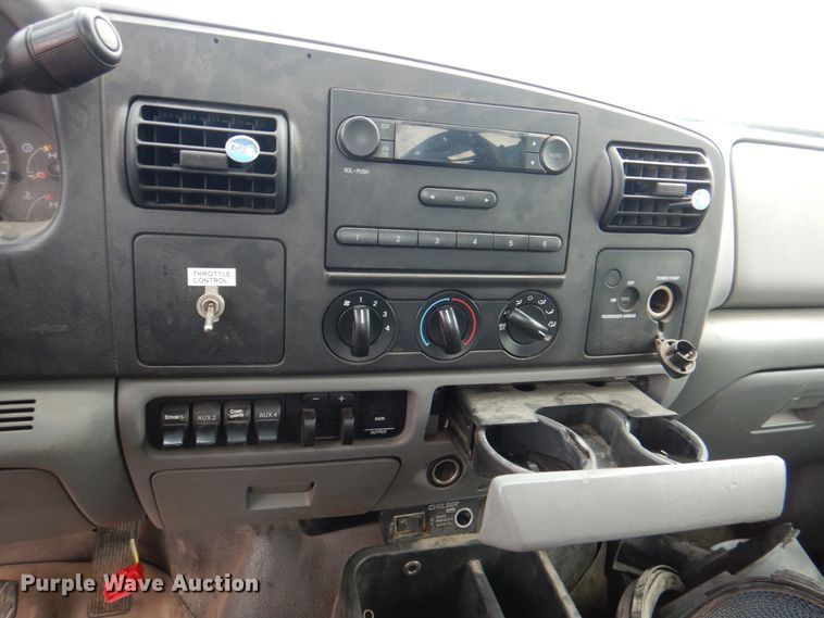 image for item DL0183 2007 Ford F550 XL  utility / service truck