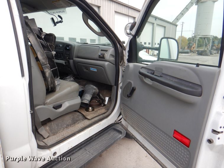 image for item DL0183 2007 Ford F550 XL  utility / service truck