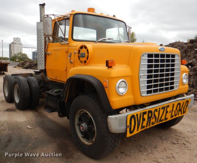 image for item DL0190 1985 Ford LT9000  semi truck