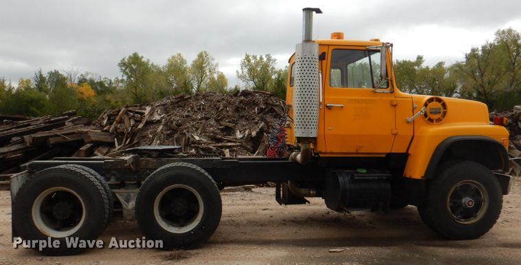 image for item DL0190 1985 Ford LT9000  semi truck