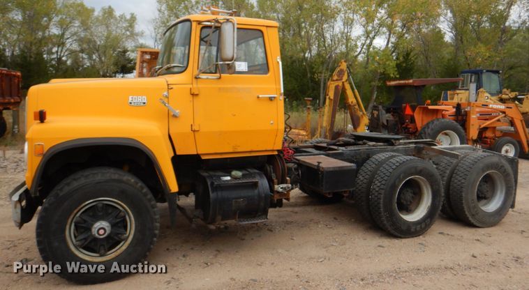 image for item DL0190 1985 Ford LT9000  semi truck