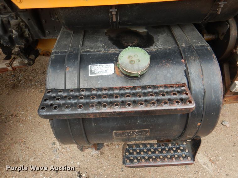 image for item DL0190 1985 Ford LT9000  semi truck