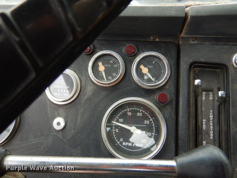 image for item DL0190 1985 Ford LT9000  semi truck