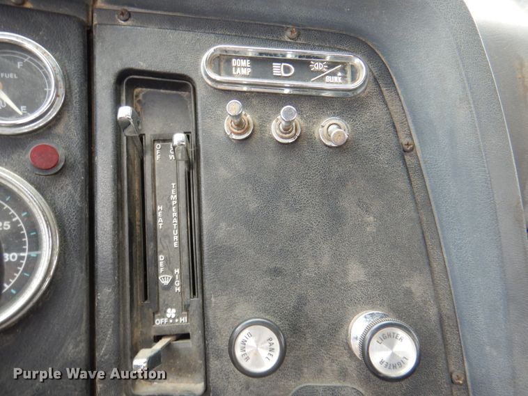 image for item DL0190 1985 Ford LT9000  semi truck