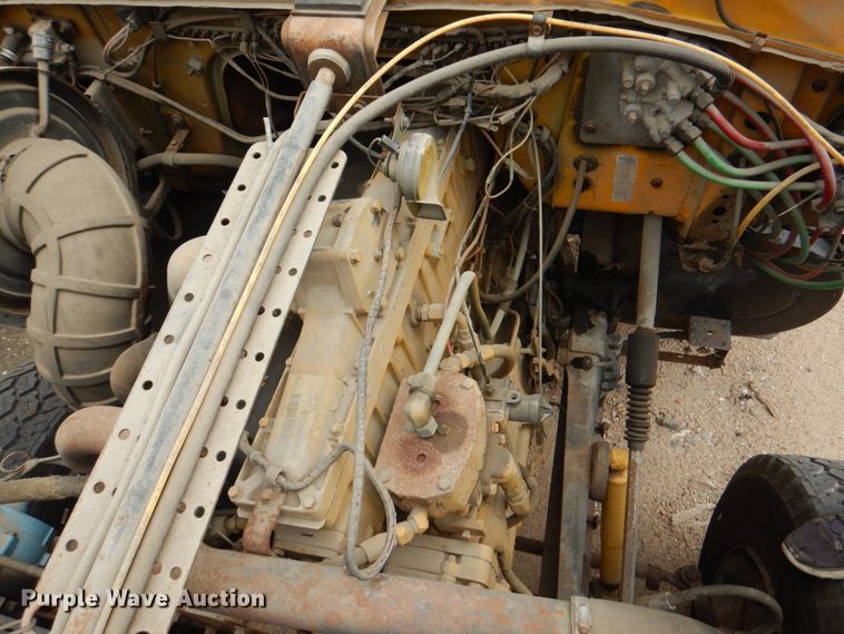 image for item DL0190 1985 Ford LT9000  semi truck