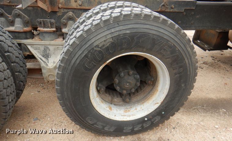 image for item DL0190 1985 Ford LT9000  semi truck