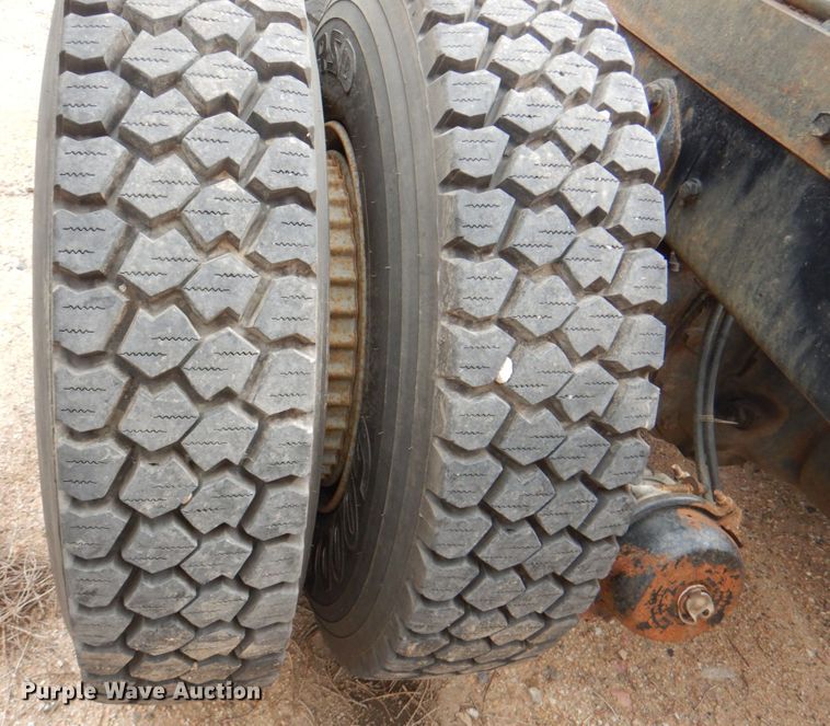 image for item DL0190 1985 Ford LT9000  semi truck