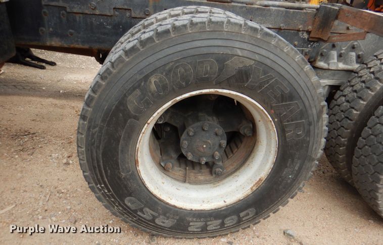 image for item DL0190 1985 Ford LT9000  semi truck