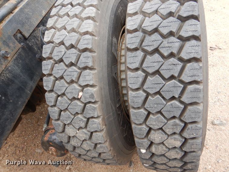 image for item DL0190 1985 Ford LT9000  semi truck