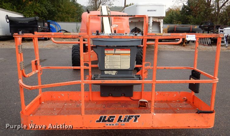 image for item DL3183 2003 JLG 400S  boom lift