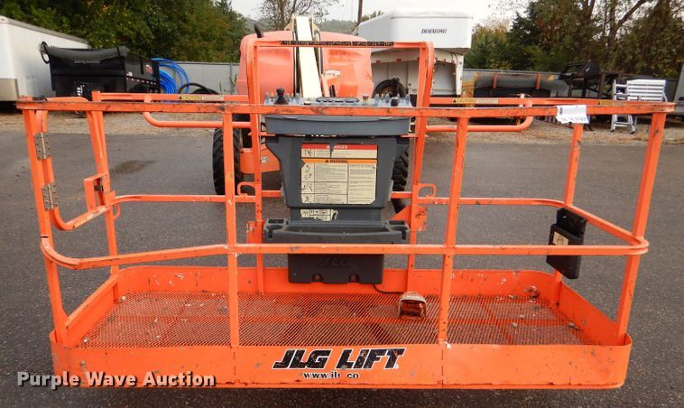 image for item DL3183 2003 JLG 400S  boom lift