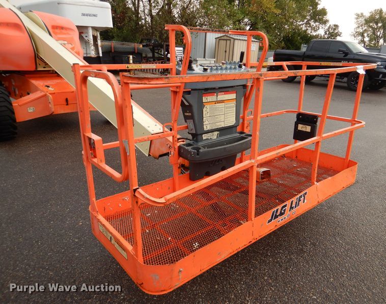 image for item DL3183 2003 JLG 400S  boom lift