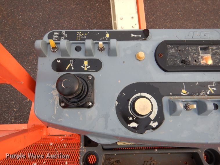 image for item DL3183 2003 JLG 400S  boom lift