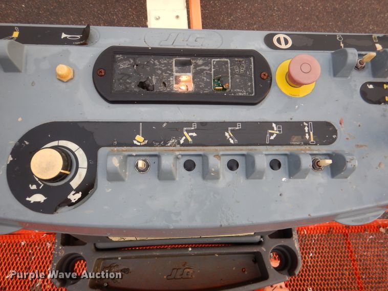 image for item DL3183 2003 JLG 400S  boom lift