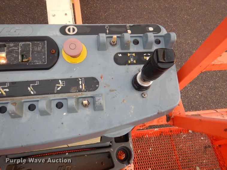 image for item DL3183 2003 JLG 400S  boom lift