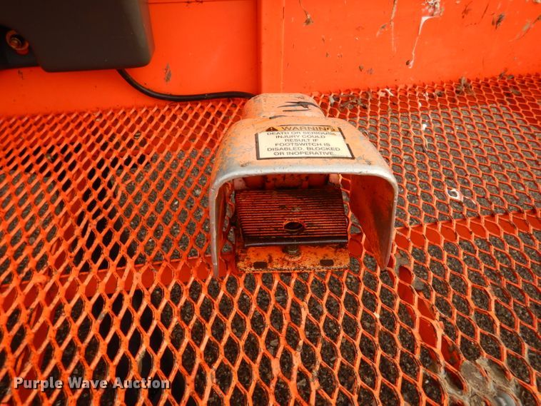 image for item DL3183 2003 JLG 400S  boom lift