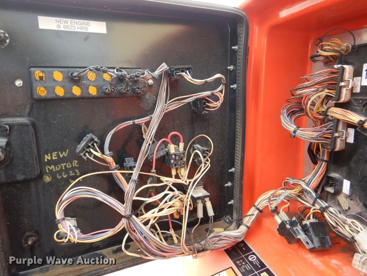 image for item DL3183 2003 JLG 400S  boom lift