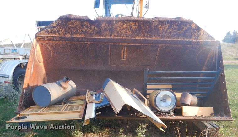 image for item DL6382 Komatsu WA500-1  wheel loader