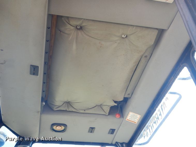 image for item DL6385 1995 Caterpillar Challenger DV87  tractor