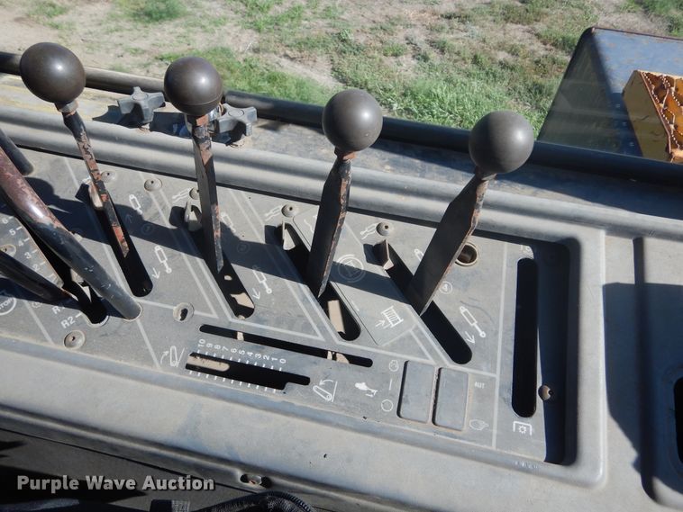 image for item DL6385 1995 Caterpillar Challenger DV87  tractor