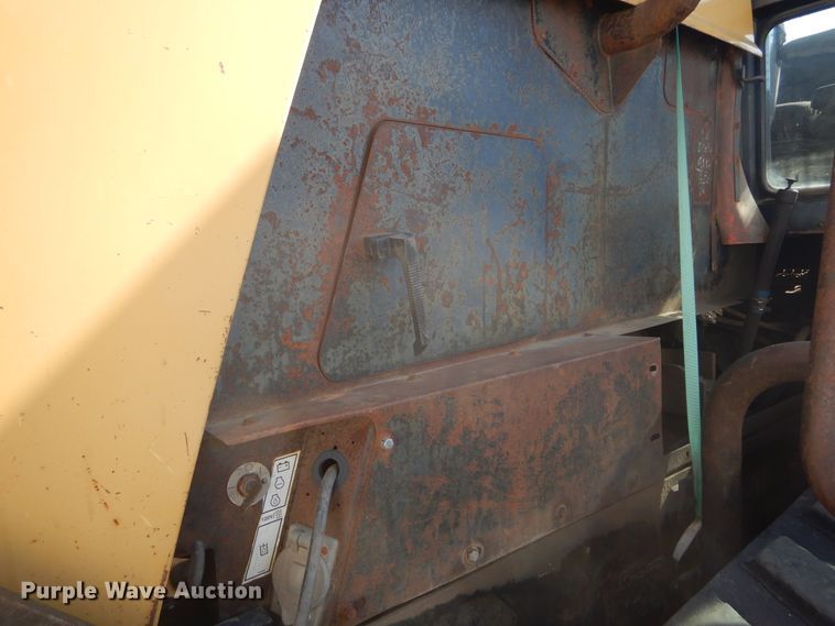 image for item DL6385 1995 Caterpillar Challenger DV87  tractor