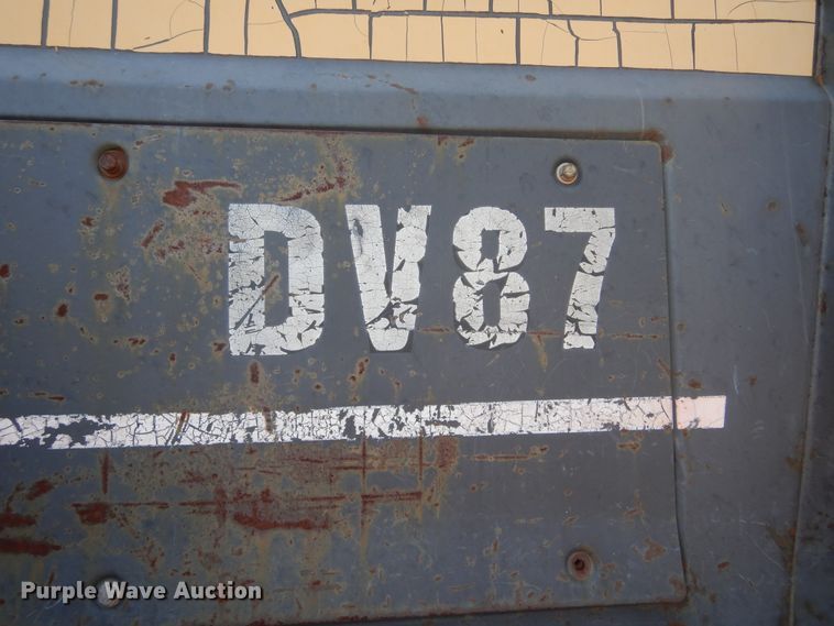 image for item DL6385 1995 Caterpillar Challenger DV87  tractor