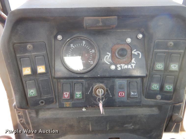 image for item DL6387 1996 Fiat FD255  dozer