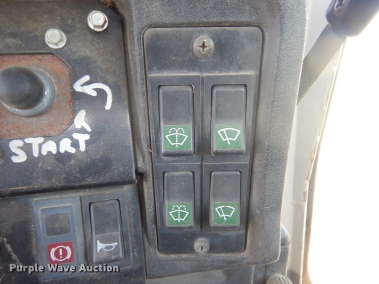 image for item DL6387 1996 Fiat FD255  dozer