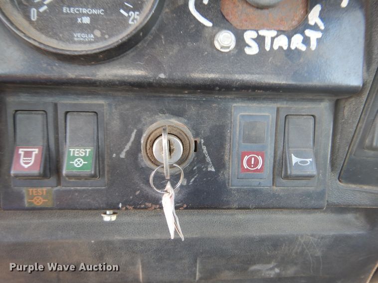 image for item DL6387 1996 Fiat FD255  dozer