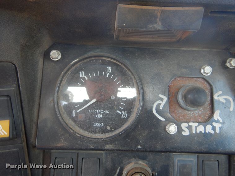 image for item DL6387 1996 Fiat FD255  dozer