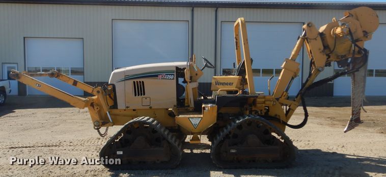 image for item DL6397 2008 Vermeer RTX1250  cable plow