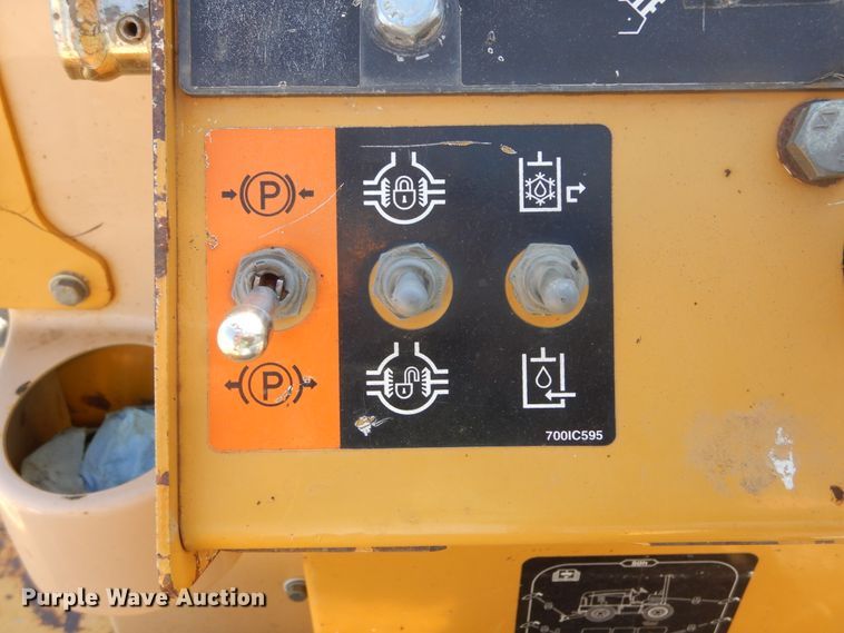 image for item DL6397 2008 Vermeer RTX1250  cable plow