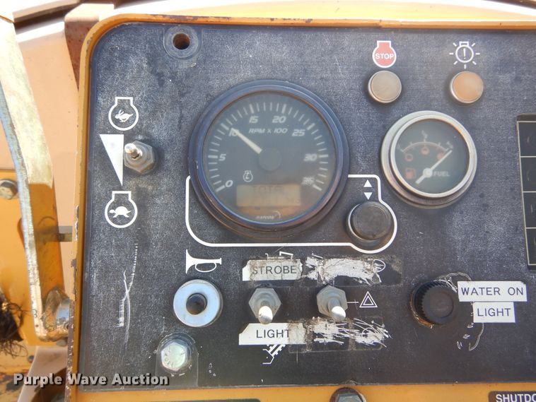 image for item DL6397 2008 Vermeer RTX1250  cable plow