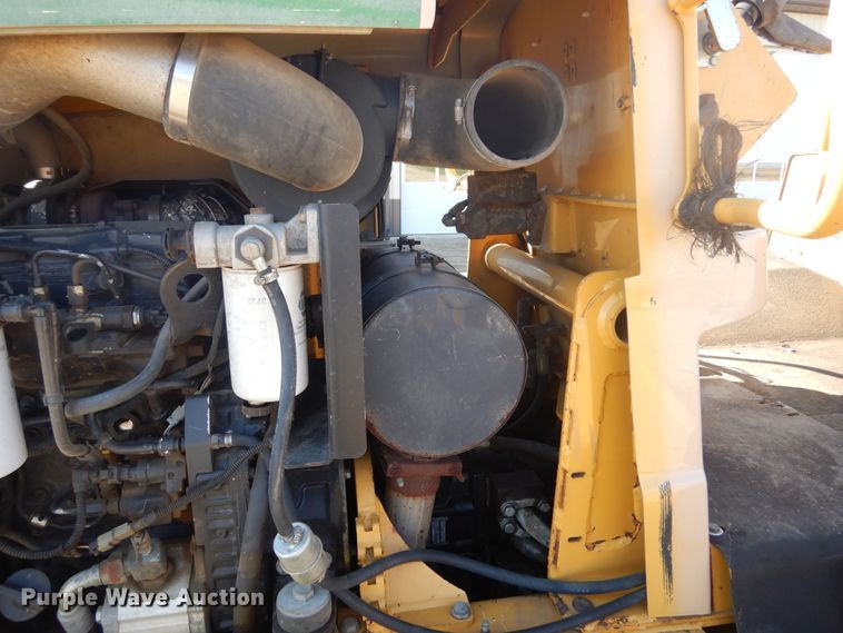 image for item DL6397 2008 Vermeer RTX1250  cable plow