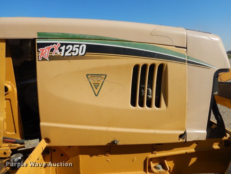 image for item DL6397 2008 Vermeer RTX1250  cable plow