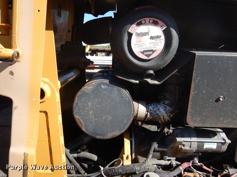 image for item DL6397 2008 Vermeer RTX1250  cable plow