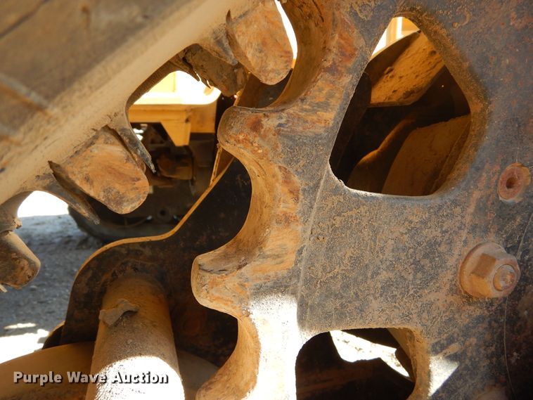 image for item DL6397 2008 Vermeer RTX1250  cable plow