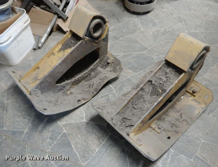 image for item DL6397 2008 Vermeer RTX1250  cable plow