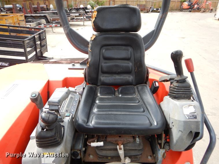 image for item DM4394 2007 Kubota KX121-3  mini excavator