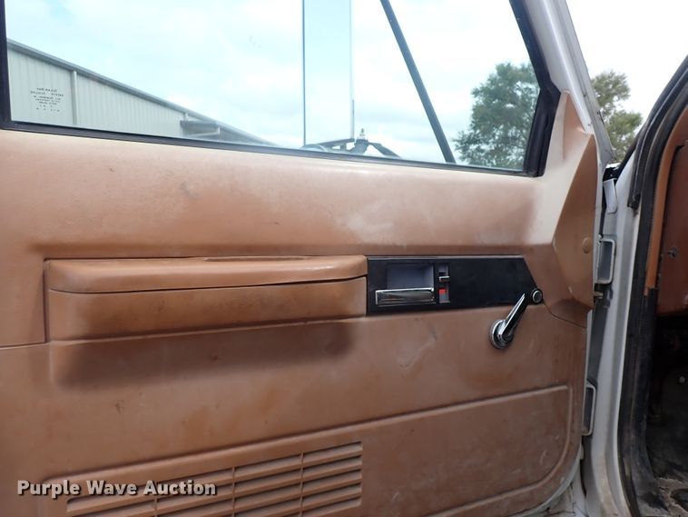 image for item DN2134 1994 GMC TopKick  dump flatbed truck