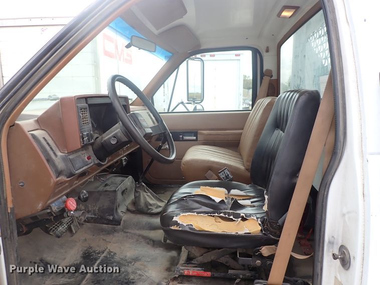 image for item DN2134 1994 GMC TopKick  dump flatbed truck