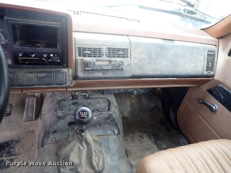 image for item DN2134 1994 GMC TopKick  dump flatbed truck